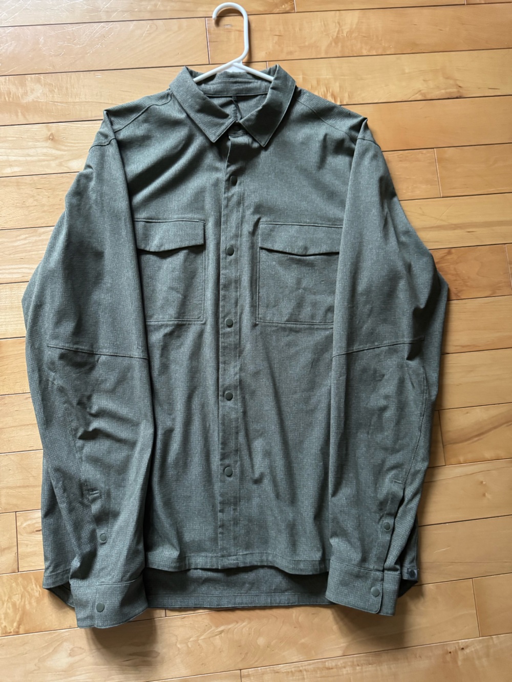 lululemon athletica Men's Olive Green Button-Front Casual Shirt